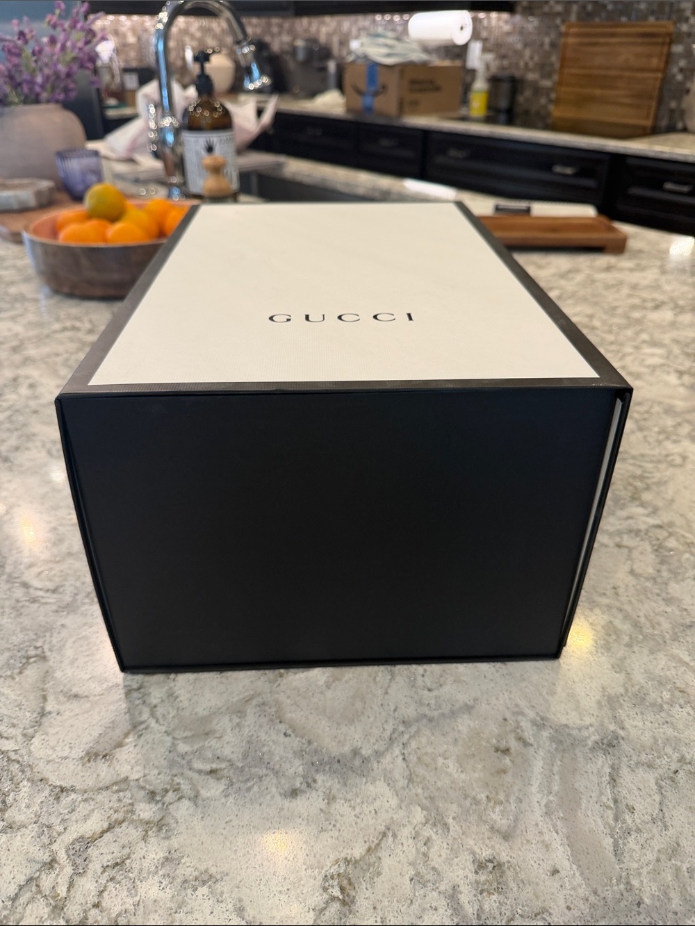 Gucci White Box with Black Trim and Logo - Picture 2 of 5